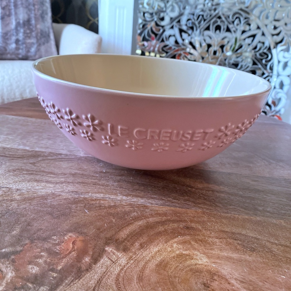 Le Creuset LARGE multi bowl in Sugar Pink